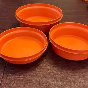 6 piece Tupperware Bowl set